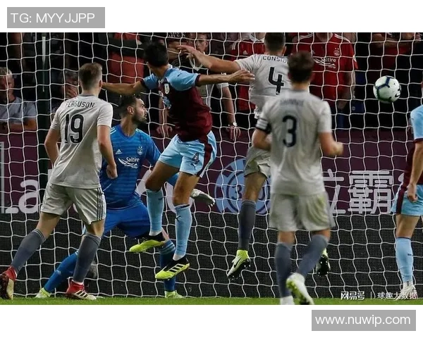 伊斯坦堡与般尼的激烈对决揭示足球战术与团队精神的碰撞与较量